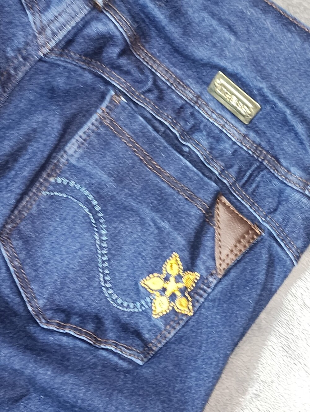 Women's High-Rise Skinny Jeans in Dark Blue